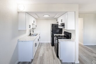 The Meridian at 2825 in Ft. Myers, FL - Building Photo - Building Photo