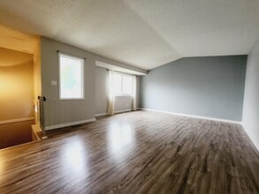405 Willow Ct NW in Edmonton, AB - Building Photo - Building Photo