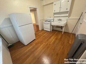 885 Massachusetts Ave, Unit 10 in Cambridge, MA - Foto de edificio - Building Photo