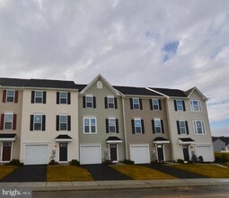 30 Quebec Ct in Falling Waters, WV - Building Photo - Building Photo