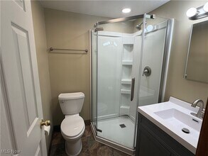 6913 Tippecanoe Rd in Canfield, OH - Foto de edificio - Building Photo