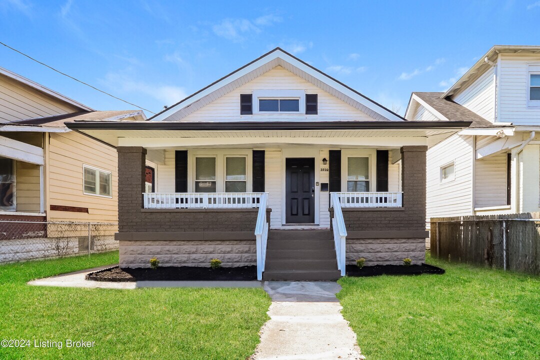 3732 River Park Dr in Louisville, KY - Building Photo