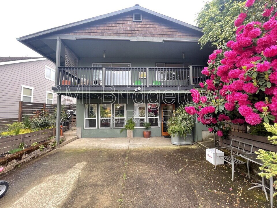 4616 SE 31st Ave in Portland, OR - Building Photo