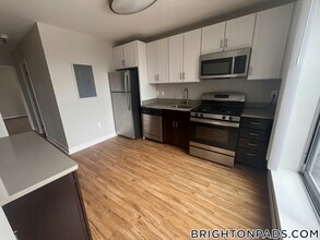 17 Bronsdon St in Boston, MA - Building Photo - Building Photo