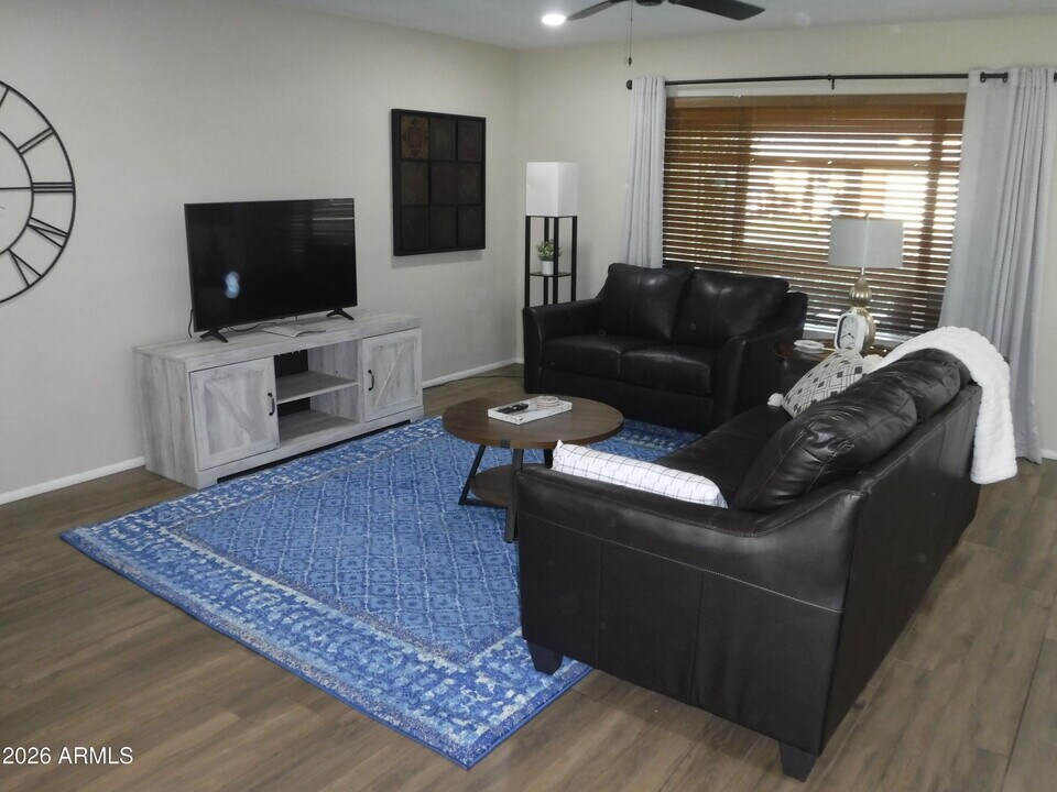 11029 W Caron Dr in Sun City, AZ - Building Photo