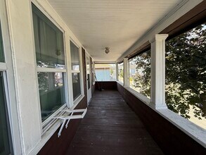 135 Mills St in Malden, MA - Foto de edificio - Building Photo