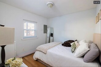 163 F St, Unit 2 in Boston, MA - Foto de edificio - Building Photo