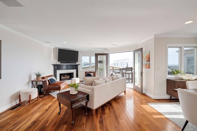 333 21st Pl in Manhattan Beach, CA - Building Photo - Building Photo