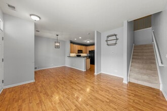129 Springbrook Trail S in Oswego, IL - Building Photo - Building Photo