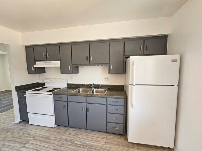 304 E Iowa Ave, Unit A in Fountain, CO - Building Photo - Building Photo