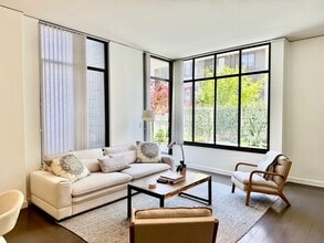 150 Lombard St in San Francisco, CA - Foto de edificio - Building Photo