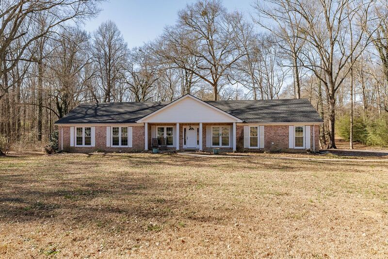 1030 Pleasant Hill Rd in Bogart, GA - Building Photo