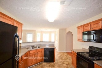 9326 Flowering Trail in Jonesboro, GA - Foto de edificio - Building Photo