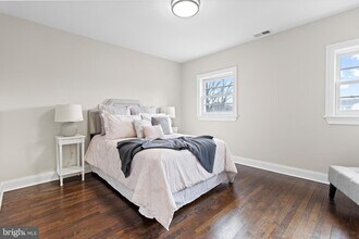 1011 Bashford Ln in Alexandria, VA - Building Photo - Building Photo