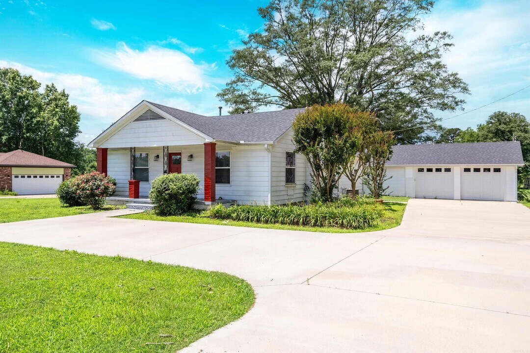 18324 Arch St in Little Rock, AR - Building Photo