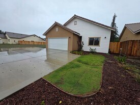 2018 E Seeger Ave in Visalia, CA - Building Photo