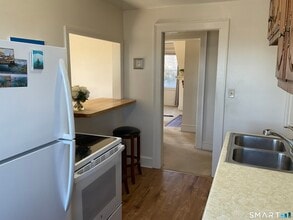 405 Mohegan Ave Pkwy in Waterford, CT - Building Photo - Building Photo