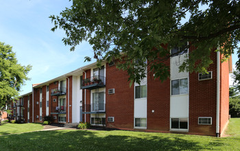 Miamisburg Estates Apartments in Miamisburg, OH - Foto de edificio - Building Photo