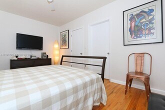 1018 Meridian Ave in Miami Beach, FL - Building Photo - Building Photo