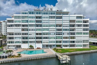 Brightwaters Tower of Snell Isle in St. Petersburg, FL - Building Photo - Building Photo