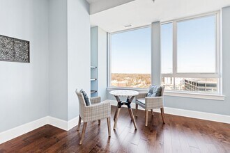 400 W North St in Raleigh, NC - Building Photo - Building Photo