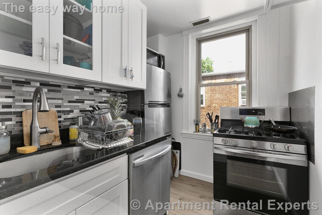 7 Woodbridge St in Cambridge, MA - Building Photo