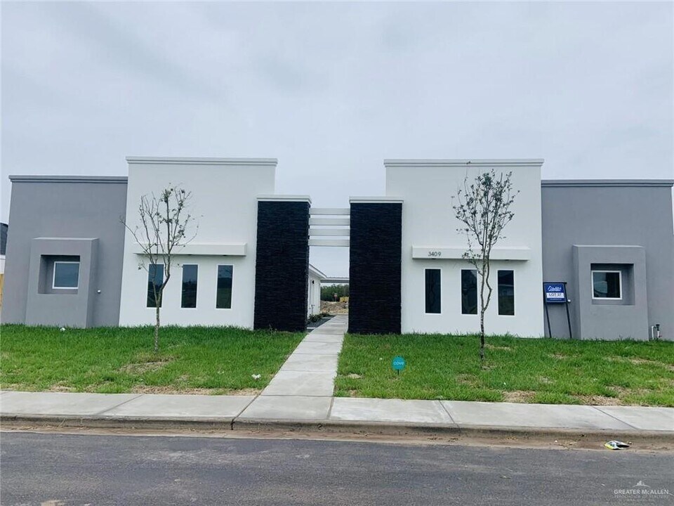 3409 Fuerte Ave-Unit -1 in McAllen, TX - Foto de edificio