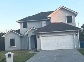 1121 Silver Oak Rd in Brownsville, TX - Building Photo