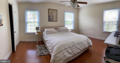 8 Benjamin Franklin Dr in Monroe Township, NJ - Building Photo - Building Photo