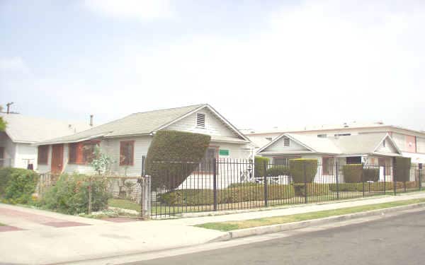 1187-1191 W 38th St in Los Angeles, CA - Foto de edificio