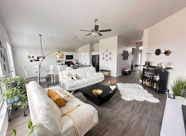 property at 1250 Lakeway Crossing Dr