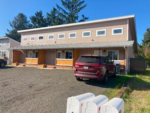 751 Point Brown Ave SW in Ocean Shores, WA - Building Photo - Building Photo