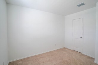 8636 Becker Ave in Fort Worth, TX - Building Photo - Building Photo