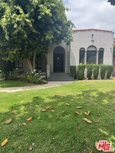107 S Lucerne Blvd in Los Angeles, CA - Building Photo - Building Photo