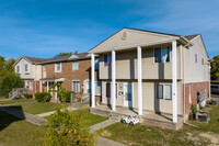 Vanderbilt Townhomes in Mount Morris, MI - Building Photo - Primary Photo