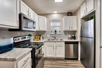 The Palm on SPID in Corpus Christi, TX - Building Photo - Building Photo