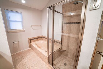 1425 Danielle Dr in Bedford, TX - Building Photo - Building Photo