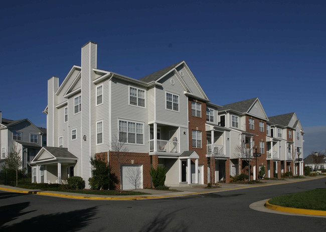 Fox Mill Station in Herndon, VA - Building Photo - Building Photo