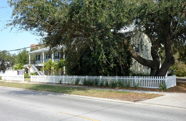 727 Milwaukee Ave in Dunedin, FL - Building Photo - Building Photo