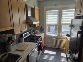 63 68th St, Unit Apt 2 in Guttenberg, NJ - Foto de edificio - Building Photo