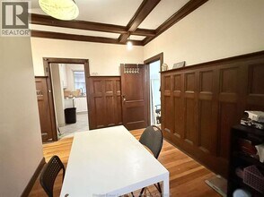 553 Mill St in Windsor, ON - Foto de edificio - Building Photo