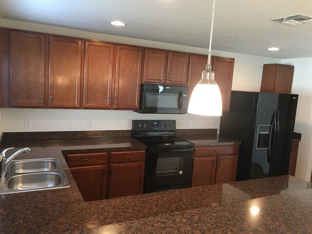 7314 Tangle Bend Dr in Gibsonton, FL - Building Photo - Building Photo