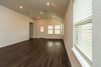 5434 Tourmaline Wy in Brookshire, TX - Foto de edificio - Building Photo