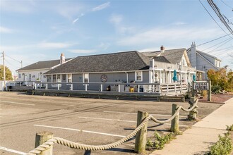 441 Fire Island Ave-Unit -441 in Babylon, NY - Building Photo - Building Photo