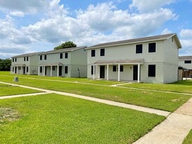 6017 Bedford Dr in Beaumont, TX - Building Photo