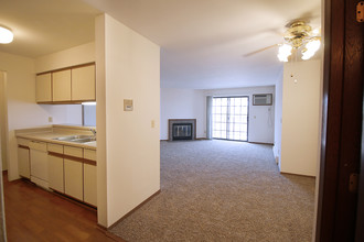 Yahara Landing Apartments in Madison, WI - Building Photo - Building Photo