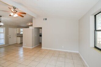 1904 Shelton Rd in Jacksonville, FL - Foto de edificio - Building Photo