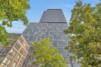 75 Park Ln S in Jersey City, NJ - Building Photo - Building Photo
