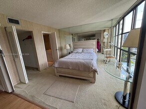 17011 N Bay Rd, Unit SUNNY ISLES BEST PRICED 2 in Sunny Isles Beach, FL - Foto de edificio - Building Photo