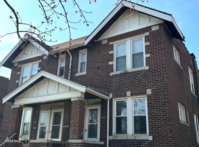 4916 Winona Ave, Unit 2 West